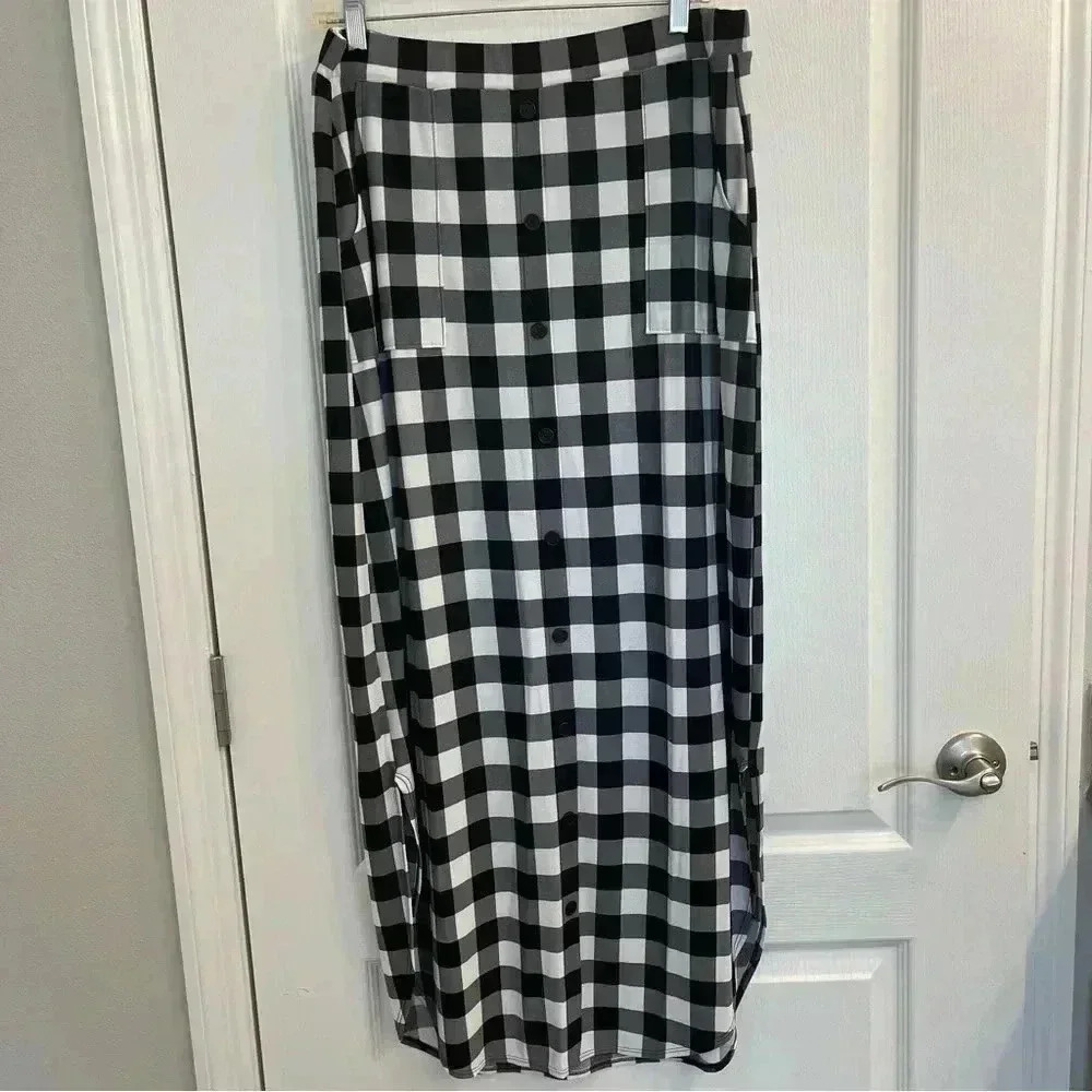 Checkered/Plaid Skirt (Pull On)
